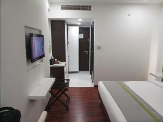 Lemon Tree Hotel, Banjara Hills, Hyderabad - Hyderabad - 5