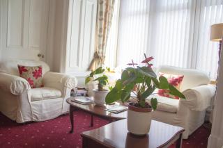 Hazeldene Guest House - 1