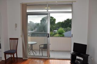 Accommodation Sydney Kogarah 2 bedroom apartment with balcony - 6