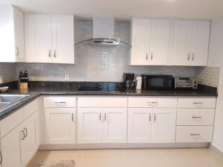 Swan Boutique Apartment - Tamuning - 3