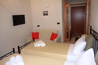 B&B MITILINI Central Station - 2