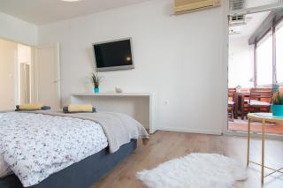 Harbour-Apartment with sea view and parking spot - Pula - 4