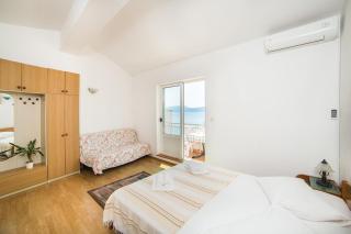 Apartments by the sea Gradac, Makarska - 16073 - 1