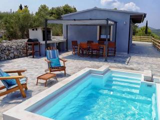 Apartments with a swimming pool Zrnovo, Korcula - 16116 - 1