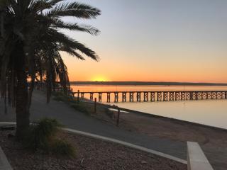 Beachside & Jetty View Apartment 6 - Captain's Apt - Streaky Bay - 1