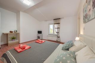 Lavander 3 private room with bathroom and balcony - Pula - 6