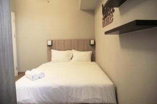 Deluxe and Comfortable 2BR The Springlake Summarecon Apartment By Travelio - Bekasi - 9