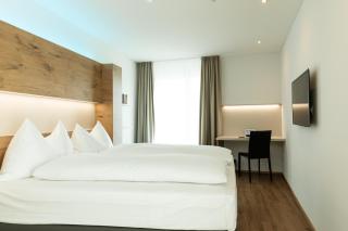 TRIP INN JET HOTEL Zürich Airport - 0
