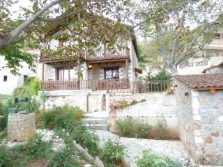 Theasis suites-Ορεινή Φιλοξενία - Kato Trikala Korinthias - 2