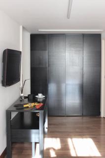 The Queen's Room - 1