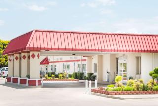 Ramada by Wyndham Enid - Enid - 0