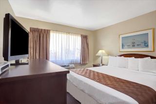 Travelodge by Wyndham Everett City Center - Everett - 5
