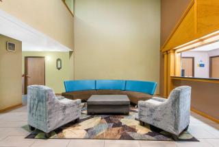 Days Inn & Suites by Wyndham Wichita - Wichita - 9