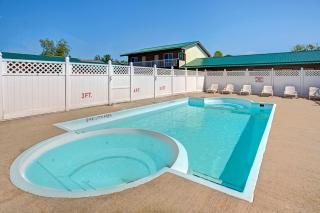 Howard Johnson by Wyndham Gananoque - Gananoque - 3