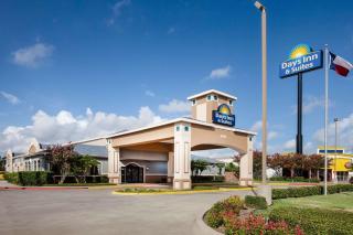 Days Inn & Suites by Wyndham Corpus Christi Central - Corpus Christi - 0