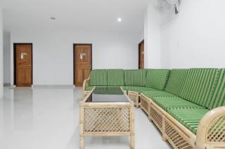 RedDoorz near Siloam Hospital Palembang - Palembang - 3