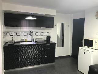 Cozy modern apartment near the sea in city center - Netanya - 8