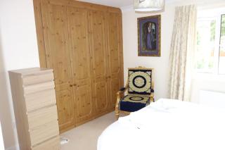 'SPIRIT OF AVALON' Four bedrooms, 500 metres to town centre - 1