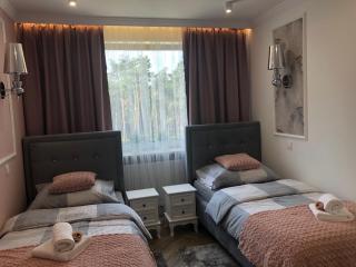 Family & Business Sauna Apartments No1 Leśny nad Zalewem Cedzyna Unikat - 3 Bedroom with Private Sauna, Bath with Hydromassage, Terrace, Garage, Catering Options - Kielce - 6