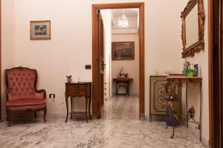 Maman Suite, city center near Molo Beverello - 4