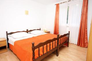 Apartments by the sea Basina, Hvar - 9673 - Vrbanj - 2