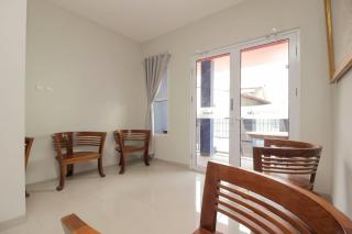 RedDoorz Syariah near Metropolitan Mall Bekasi - Bekasi - 4