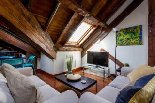 Rustic 5 Bedroom Atic, La Latina (Centre Madrid) - 0