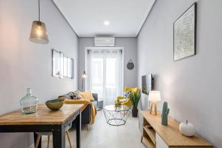 Flaring New Apartment next to Gran Via by Batuecas - Madrid - 0