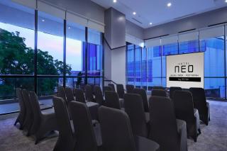 Hotel Neo Gajah Mada Pontianak by ASTON - Pontianak - 6