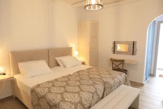Theasis Luxury Suites - Schinoussa - 3