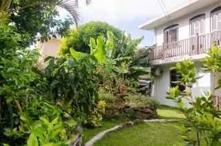 R&G Justlikehome Apartment 1 with blue sofa set and Apartment 2 with Garden View with brown sofa set - Quatre Bornes - 1