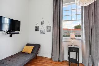 Modern Victorian House With Relaxing Courtyard - New Orleans - 3