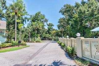 Coral Reef Resort - Hilton Head Island - 3