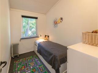 Five-Bedroom Holiday Home In Hojby - Højby - 1