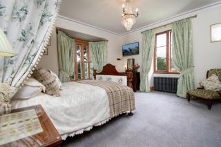 Taldraeth - Old Vicarage Guest House - Penrhyndeudreath - 6