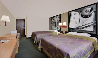 Super 8 by Wyndham Spearfish - Spearfish - 4