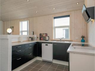 Four-Bedroom Holiday Home In Lokken - 2