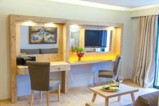 Elmi Beach Hotel & Suites - Limenas Chersonisou - 3