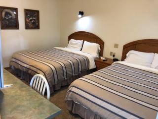 Village Inn Motel - Chatham - 3