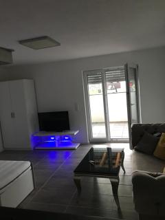Einliegerwohnung mit Terrasse - 1