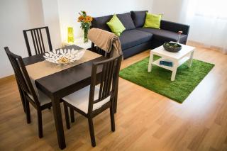 Holidays2Malaga Heredia 3 bedroom opposite Malaga Port - Málaga - 1