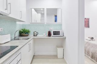 LEEWAYS APARTMENT in DIVINO PASTOR - Madrid - 0