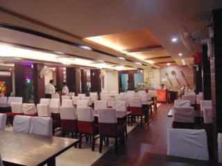 Hotel Saffron - Varanasi - 7