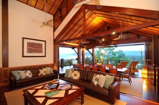 Villa Empat Puluh Dua - 1