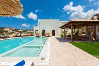 Ino Villa, Unique Group Gatherings, By ThinkVilla - Perama - 1