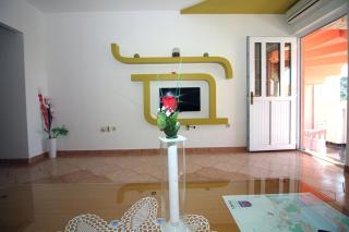 House with outdoor pool in Tisno - Tisno - 4