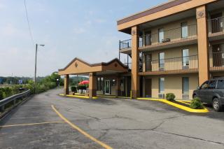Scottish Inn Knoxville - Knoxville - 9