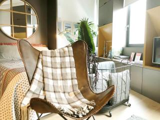 HOMEinTOWN Camoes - Downtown Elegant Studio AC & WIFI - Porto - 0