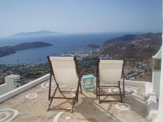 Traditional stone house with breathtaking view - Serifos Chora - 8