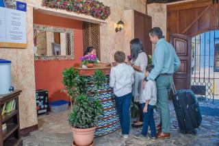 Hotel Casa del Parque by AHS - 2